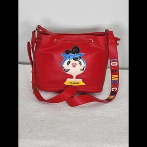 Love Moschino